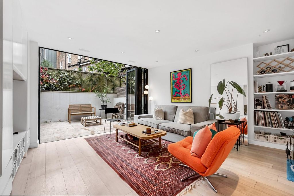 Property photo 2 of 22 Reception