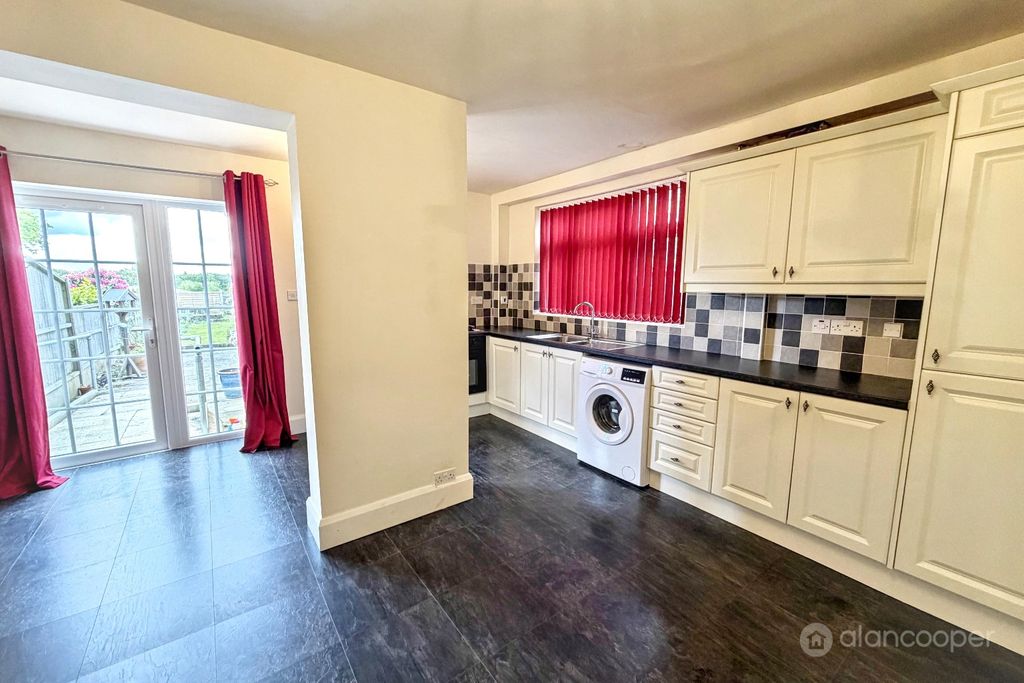 Property photo 3 of 19 5161166
