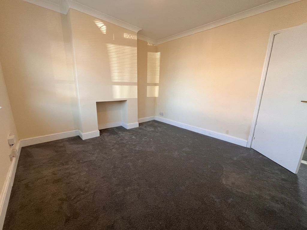 Property photo 2 of 10 Living Room