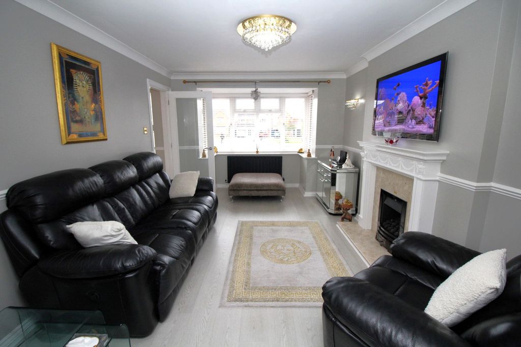 Property photo 2 of 24