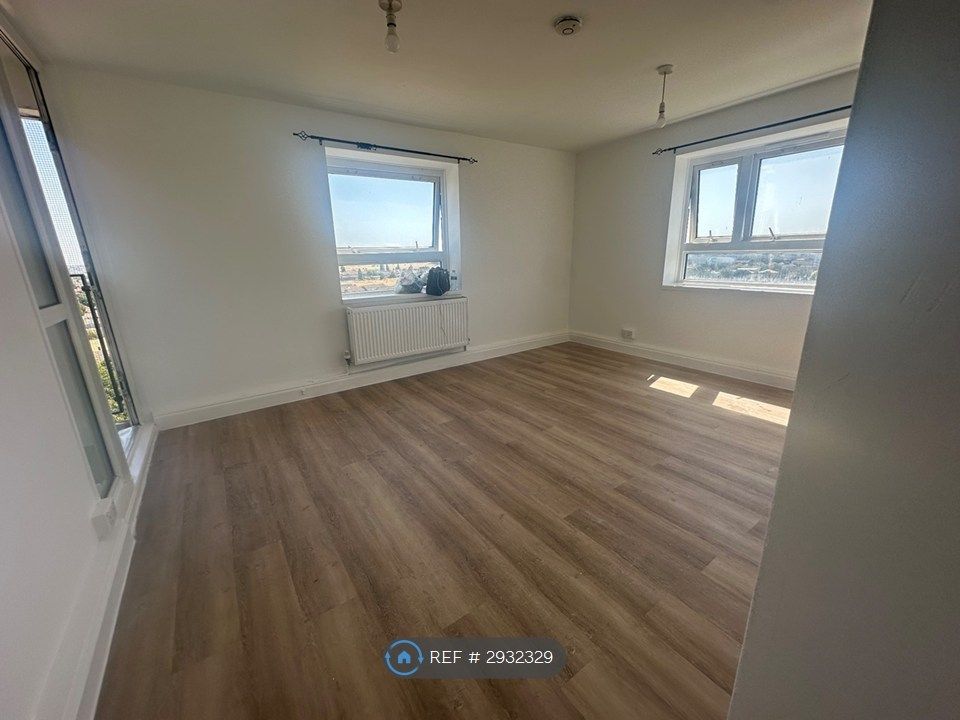 Property photo 1 of 28 Living Room