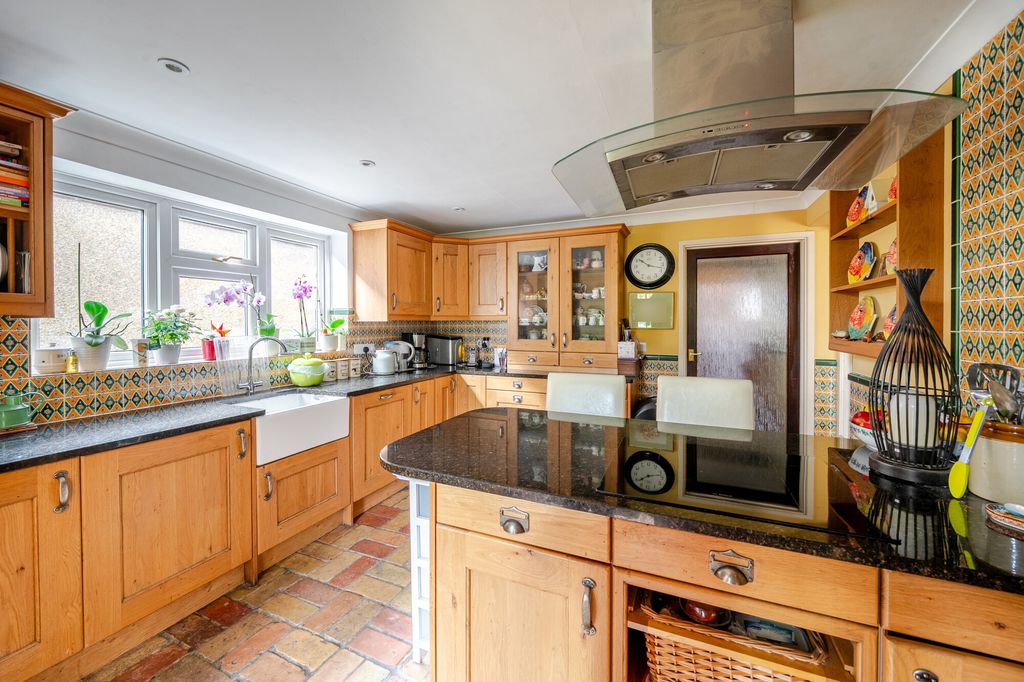 Property photo 2 of 22