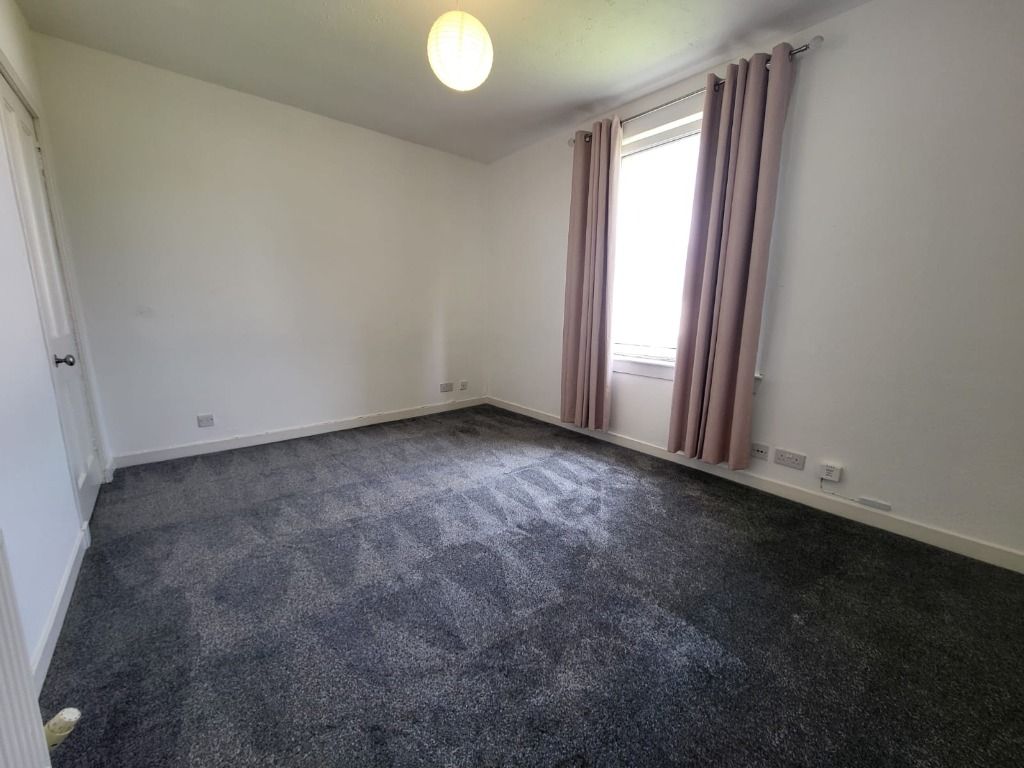 Property photo 3 of 7 Photo 3