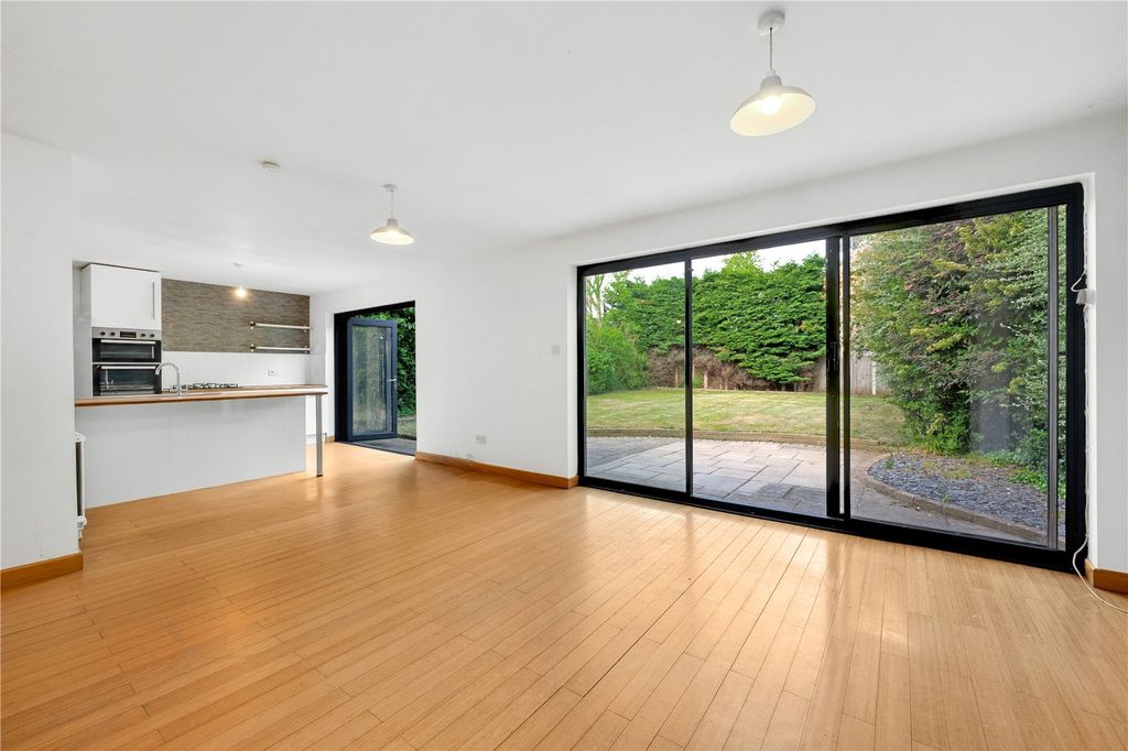 Property photo 3 of 15 Kitchen/Dining Room