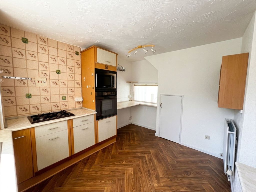 Property photo 3 of 24