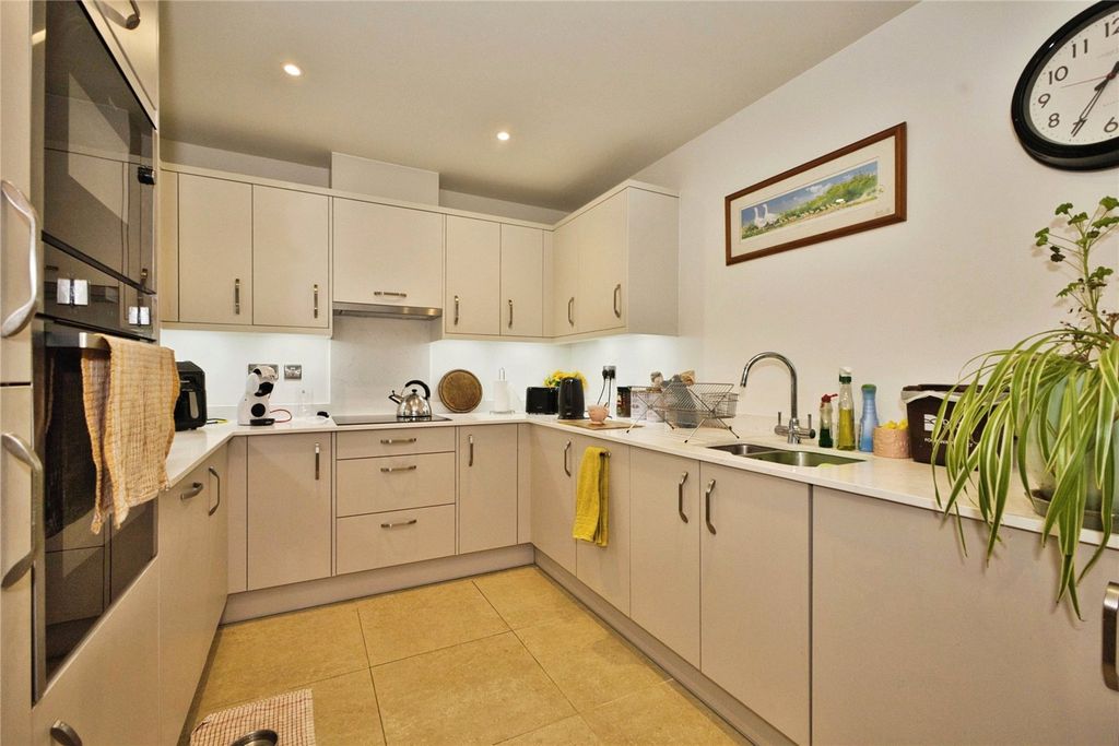 Property photo 2 of 14 Picture No. 13