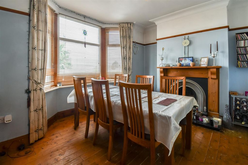 Property photo 3 of 23 Dining Room