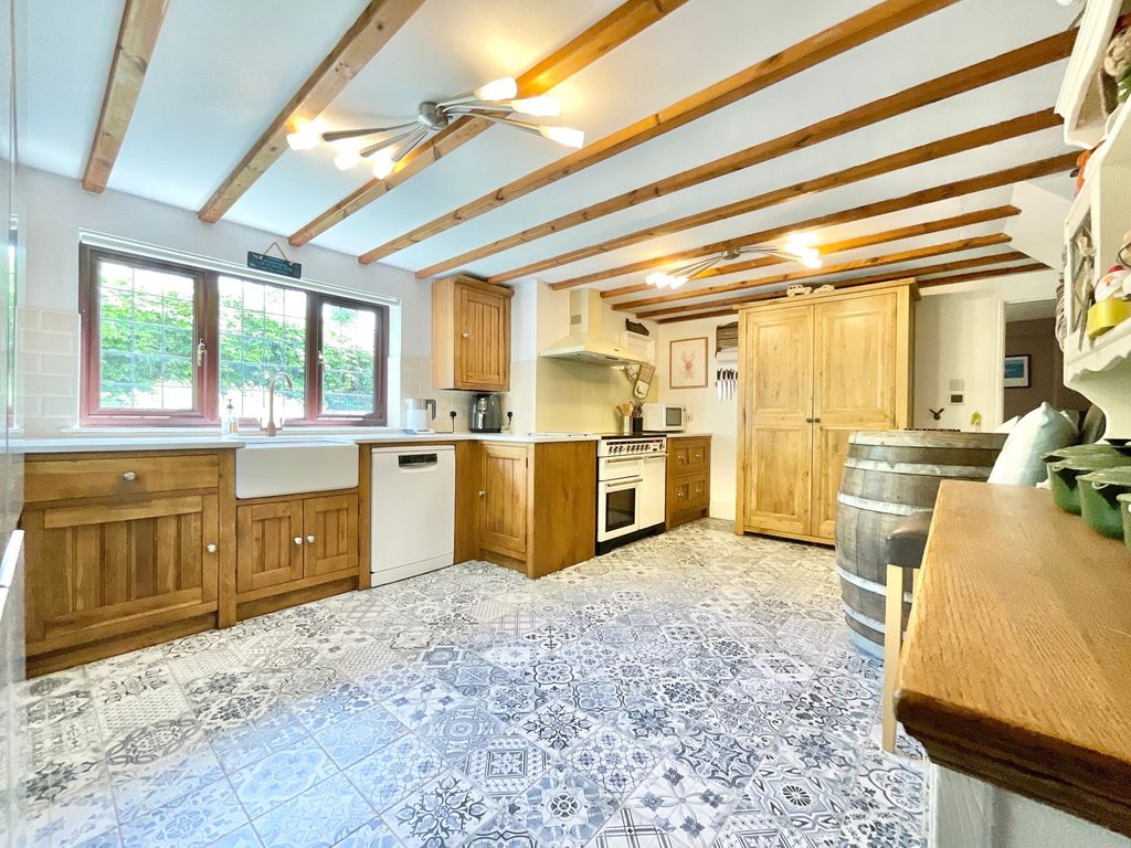 Property photo 3 of 44
