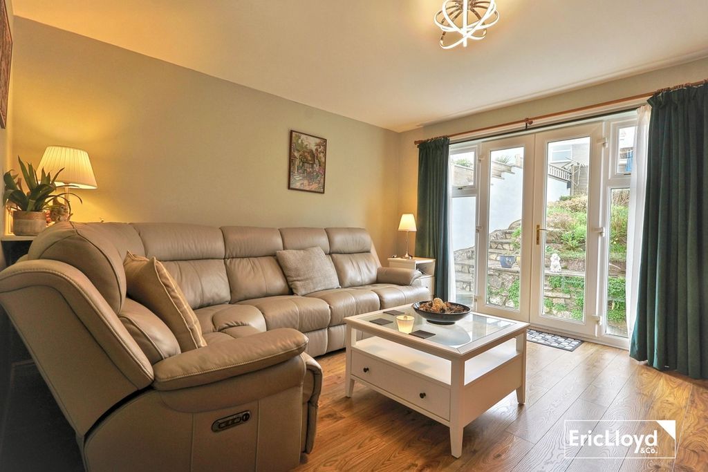 Property photo 2 of 15 Photo 14