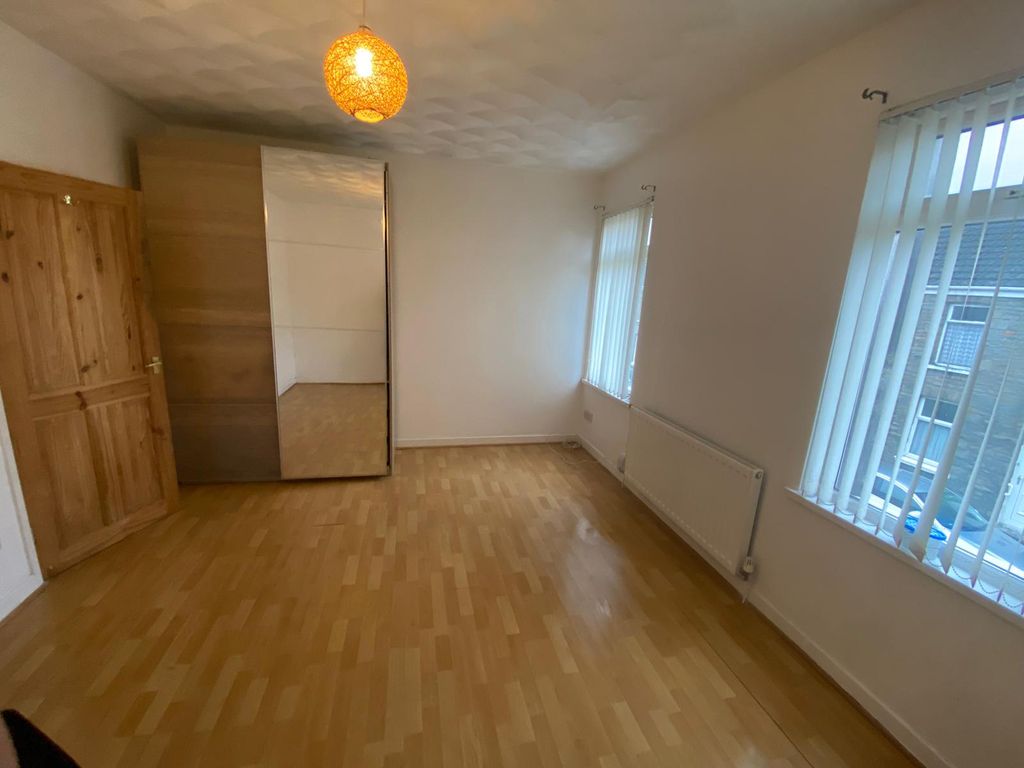 Property photo 1 of 8 Bedroom 1