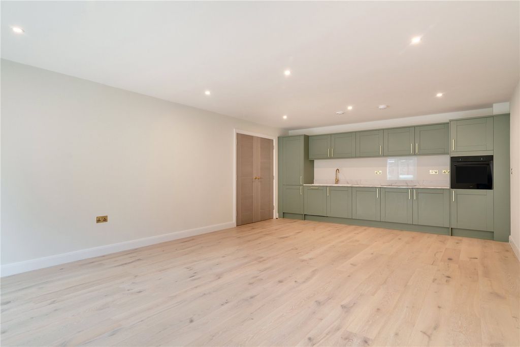 Property photo 3 of 15 Picture 3