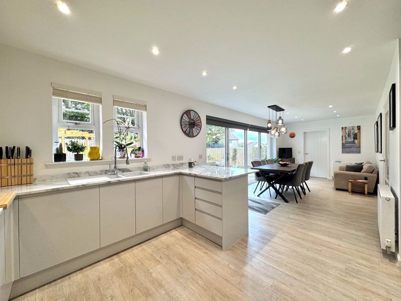 Property photo 3 of 27 Photo 3