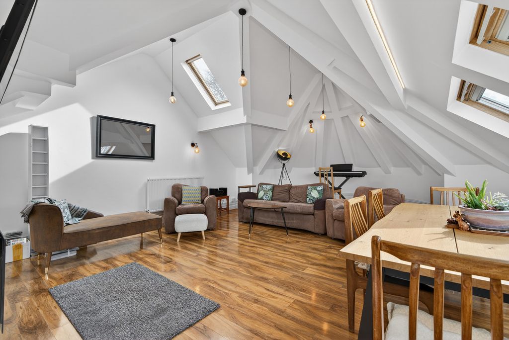 Property photo 1 of 30