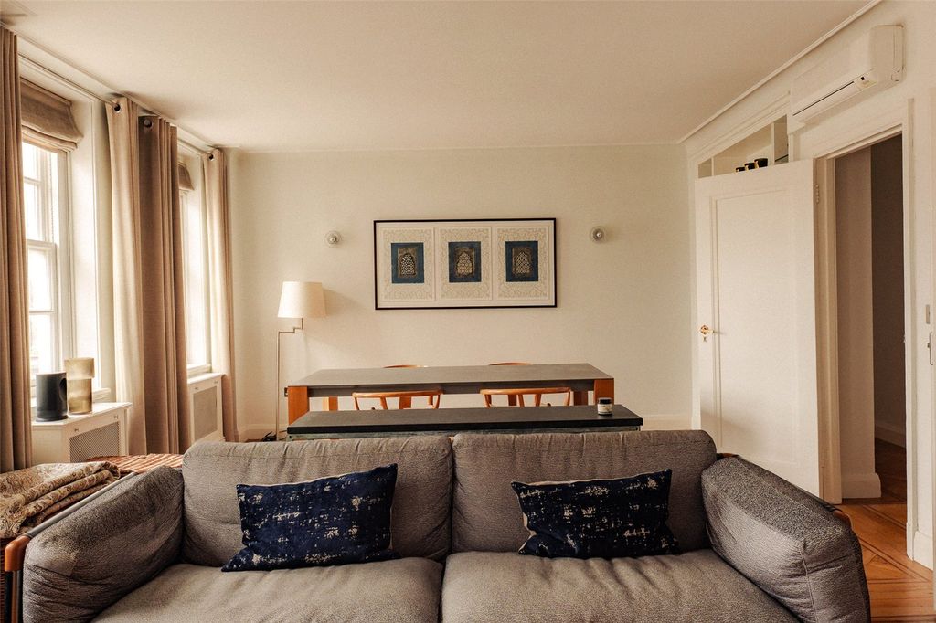 Property photo 2 of 7 Reception