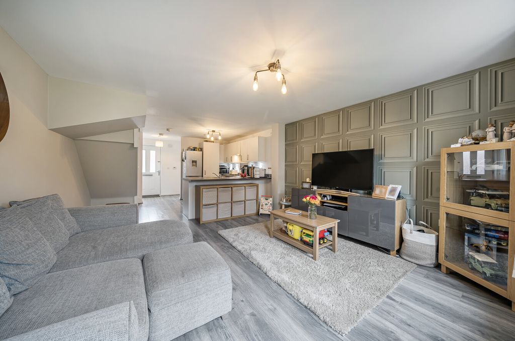 Property photo 3 of 12 1343267-7-68Aede3...