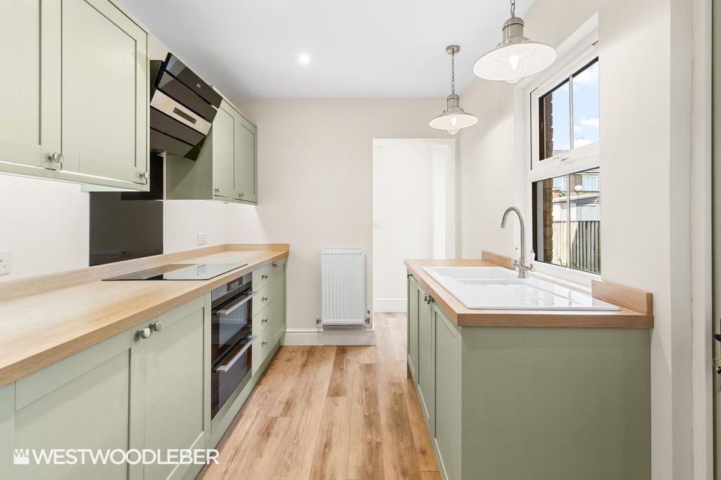 Property photo 3 of 24 Centuryroad_18.Jpg