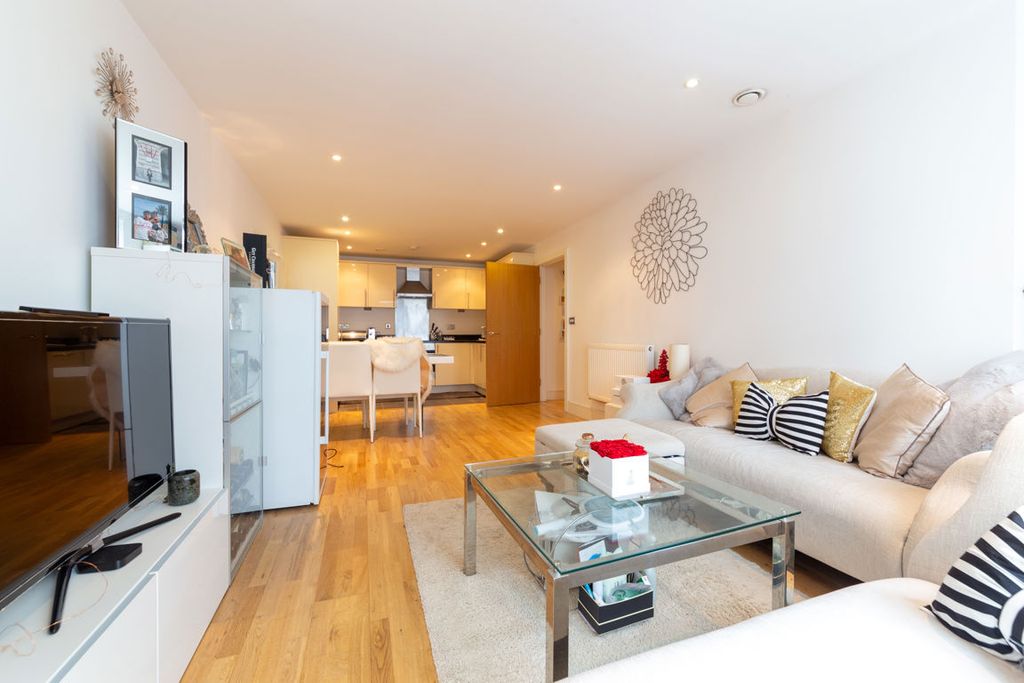 Property photo 2 of 12