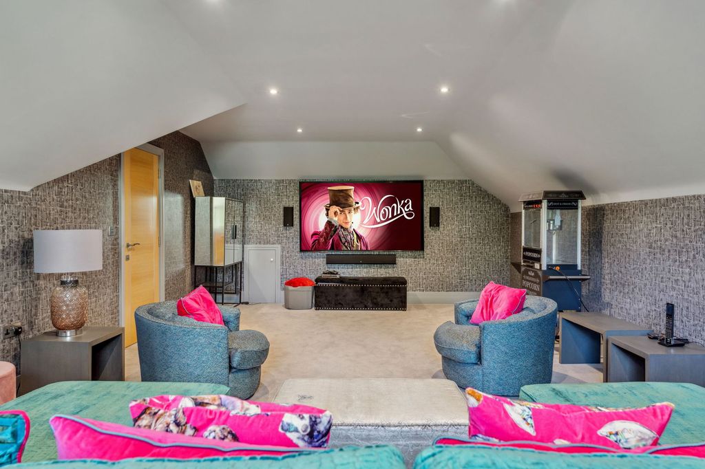 Property photo 3 of 24