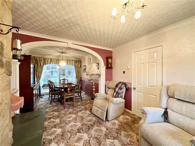 Property photo 3 of 19 Lounge