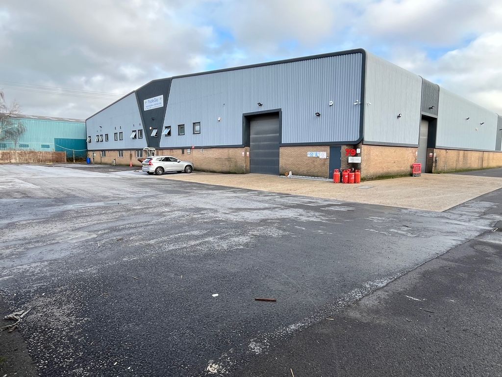 Property photo 1 of 8