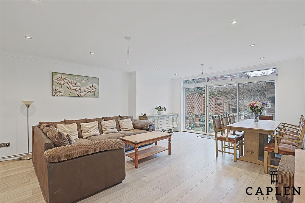 Property photo 2 of 18 Img_0028.Jpg