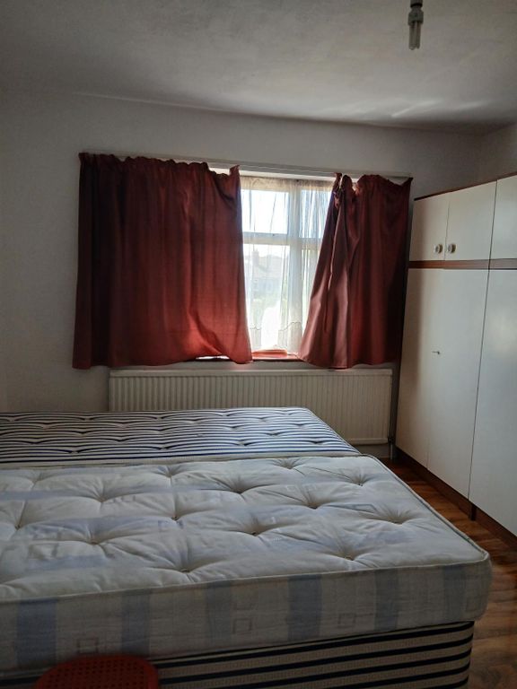 Property photo 1 of 10 One Bed Newly Refurbished Upper Floor Maisonette Close To Rayners Lane Station.  Rent £1500 Pcm Plus Contribution To Bills