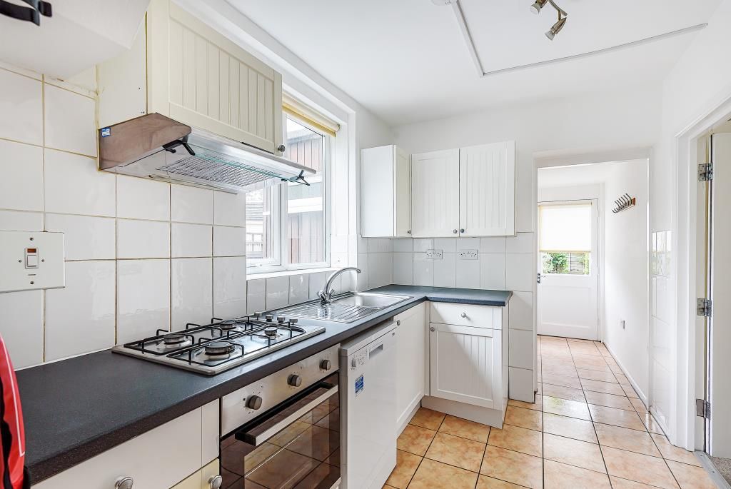 Property photo 2 of 11 Kitchen