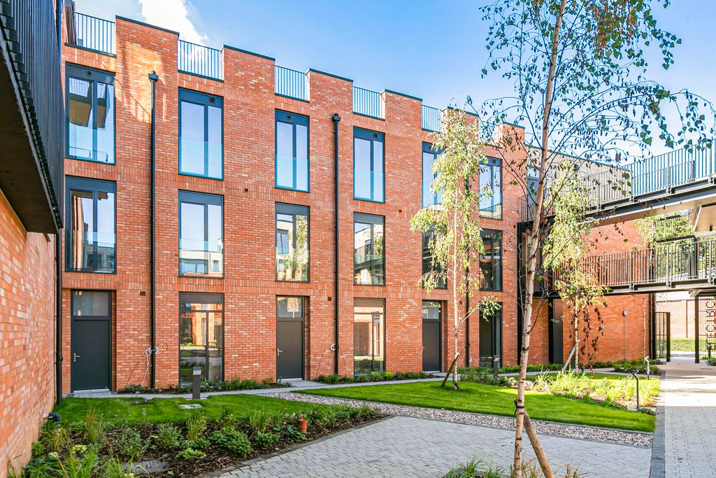 Property photo 1 of 16 Goode House External