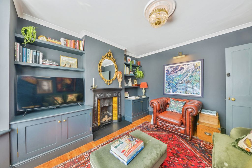 Property photo 2 of 19