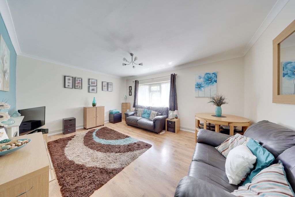Property photo 2 of 12