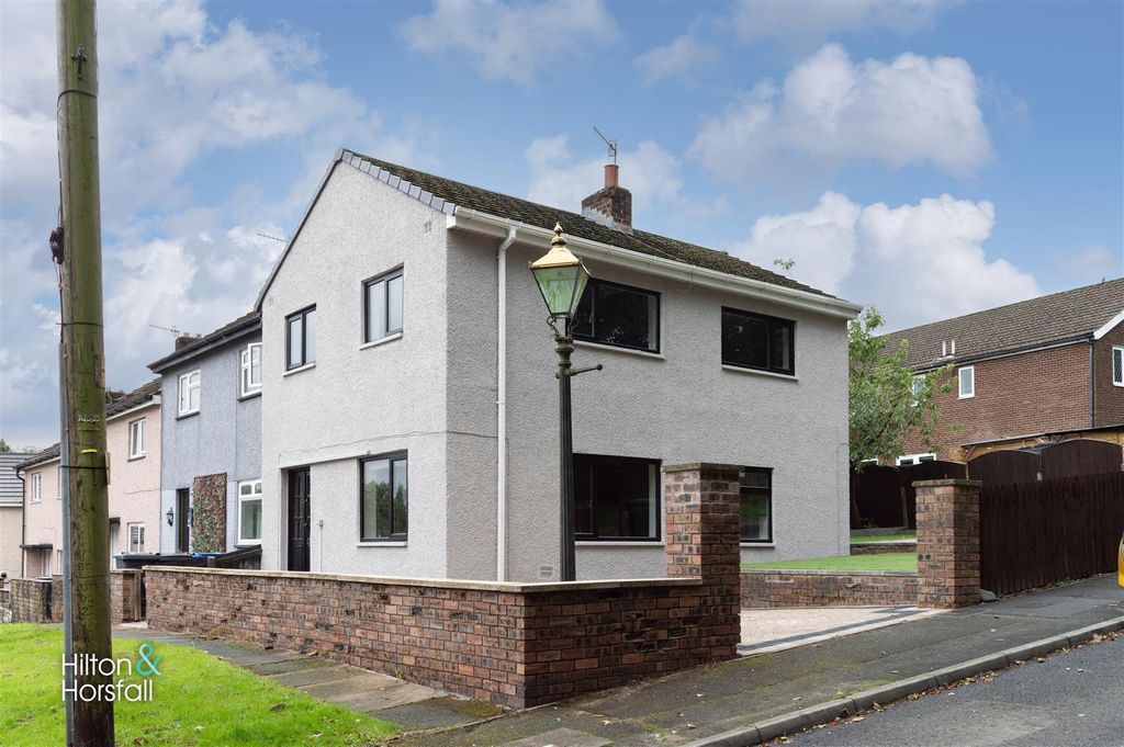 Property photo 1 of 15 Rimington Place