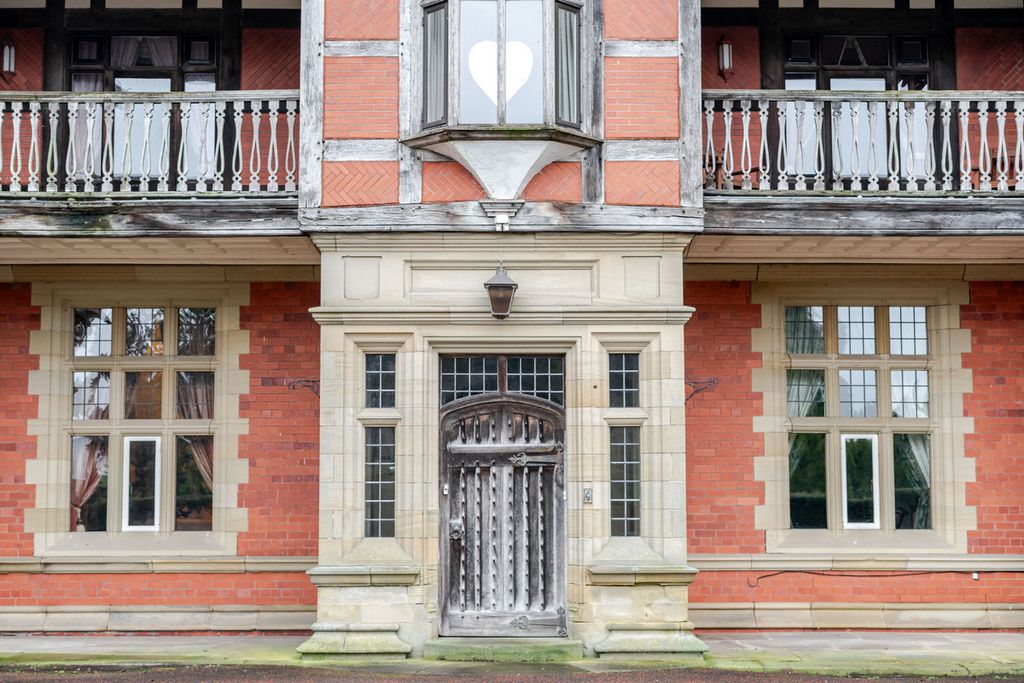 Property photo 3 of 49