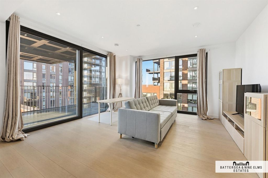 Property photo 1 of 26