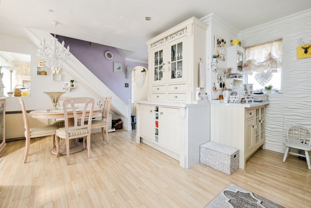 Property photo 2 of 17 Picture 2