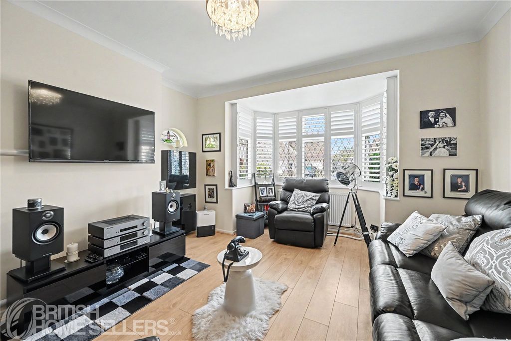 Property photo 2 of 19 Picture No. 03