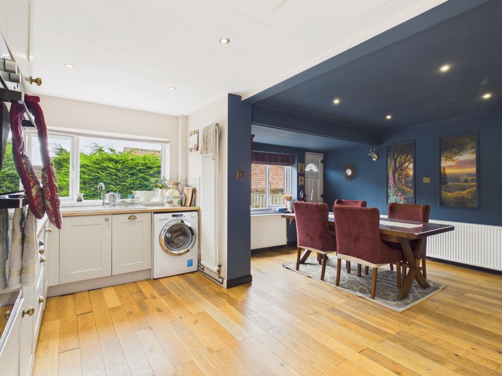 Property photo 2 of 23 5260233