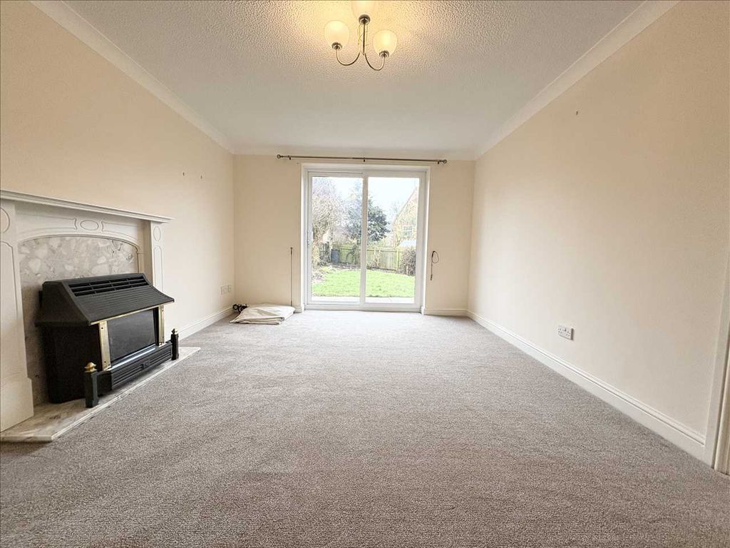 Property photo 2 of 28 Lounge