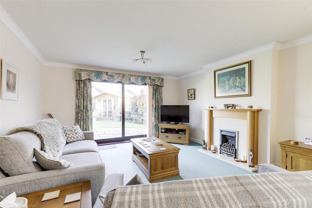 Property photo 2 of 21