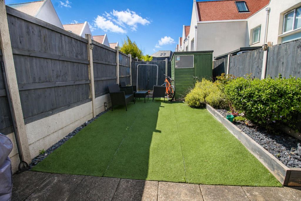 Property photo 3 of 8 Garden.Png