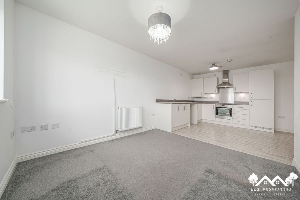 Property photo 2 of 23