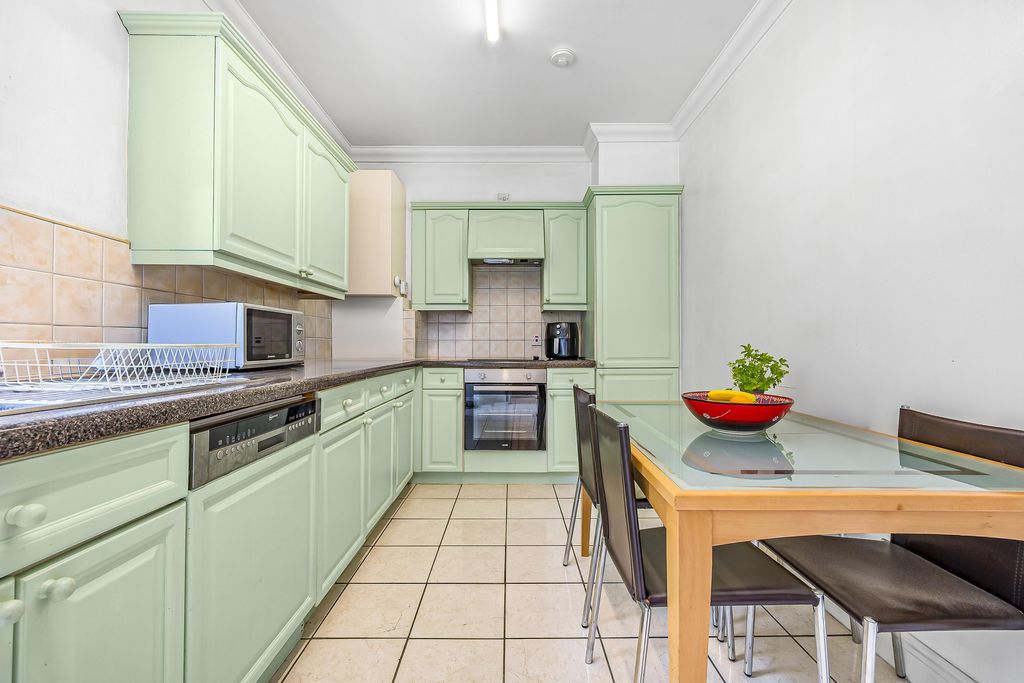 Property photo 3 of 17 Kitchen 1.Jpg