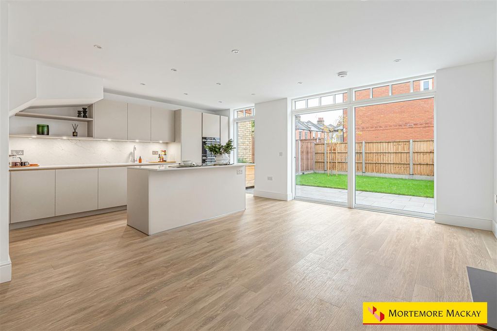 Property photo 3 of 24 14_68787_Watermarked.Jpg