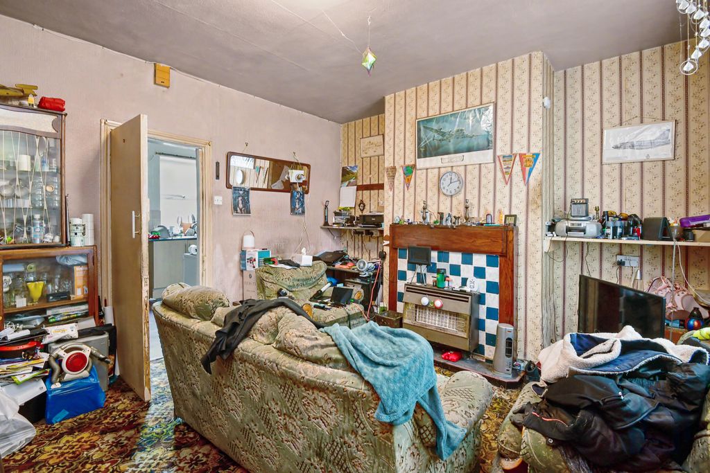 Property photo 2 of 22