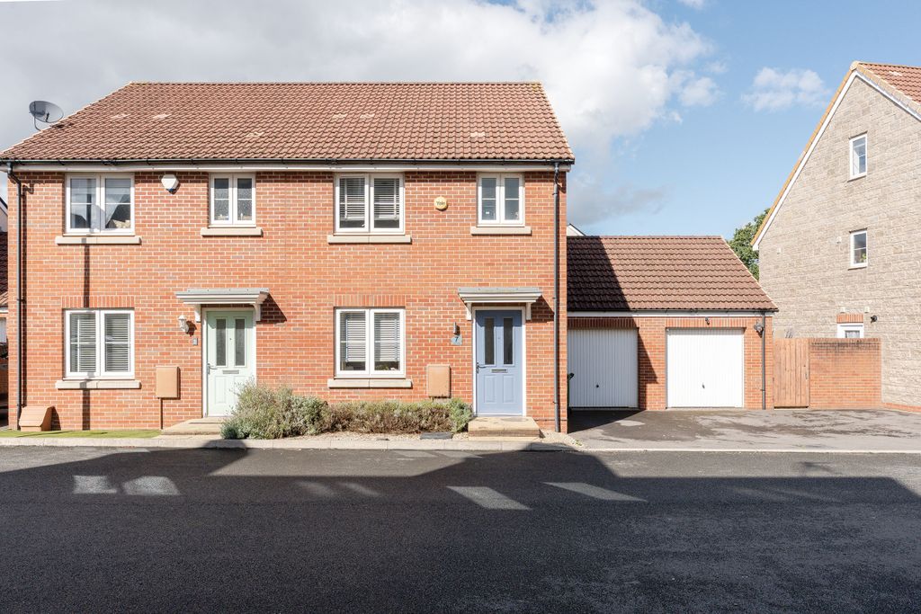 Property photo 1 of 18 1