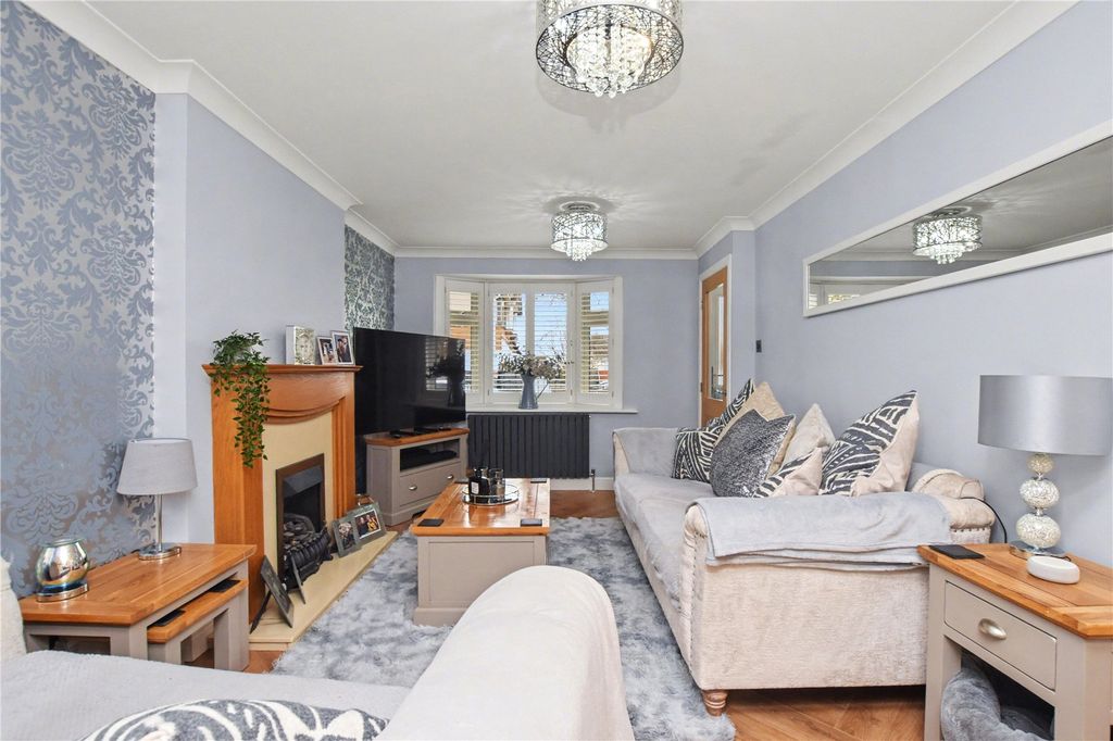 Property photo 2 of 21 Picture No. 15