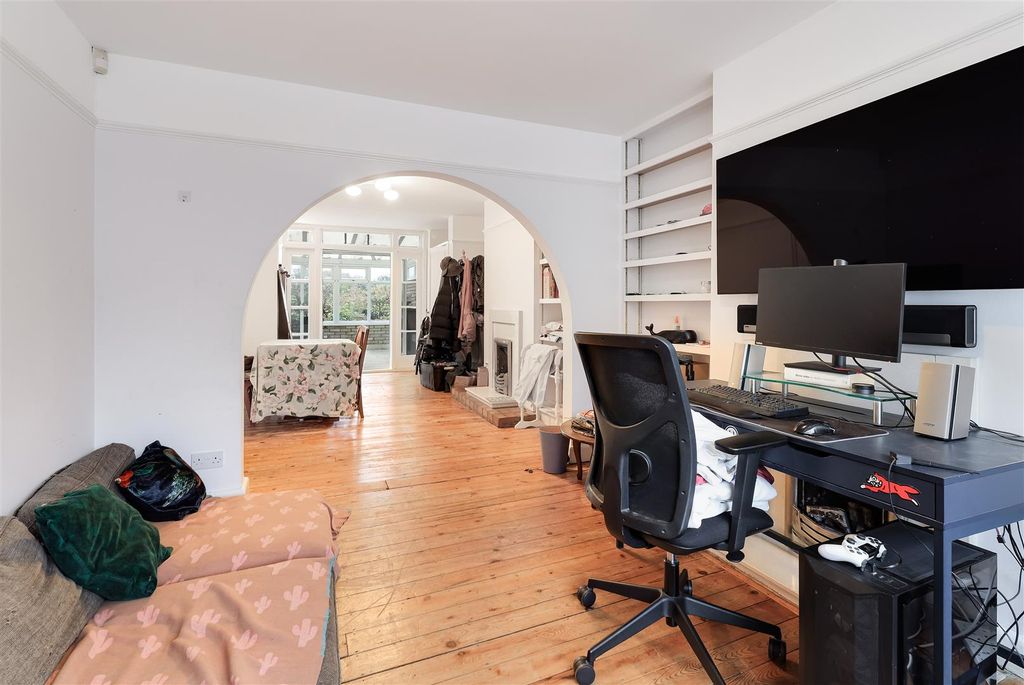 Property photo 3 of 19 Img (7).Jpg