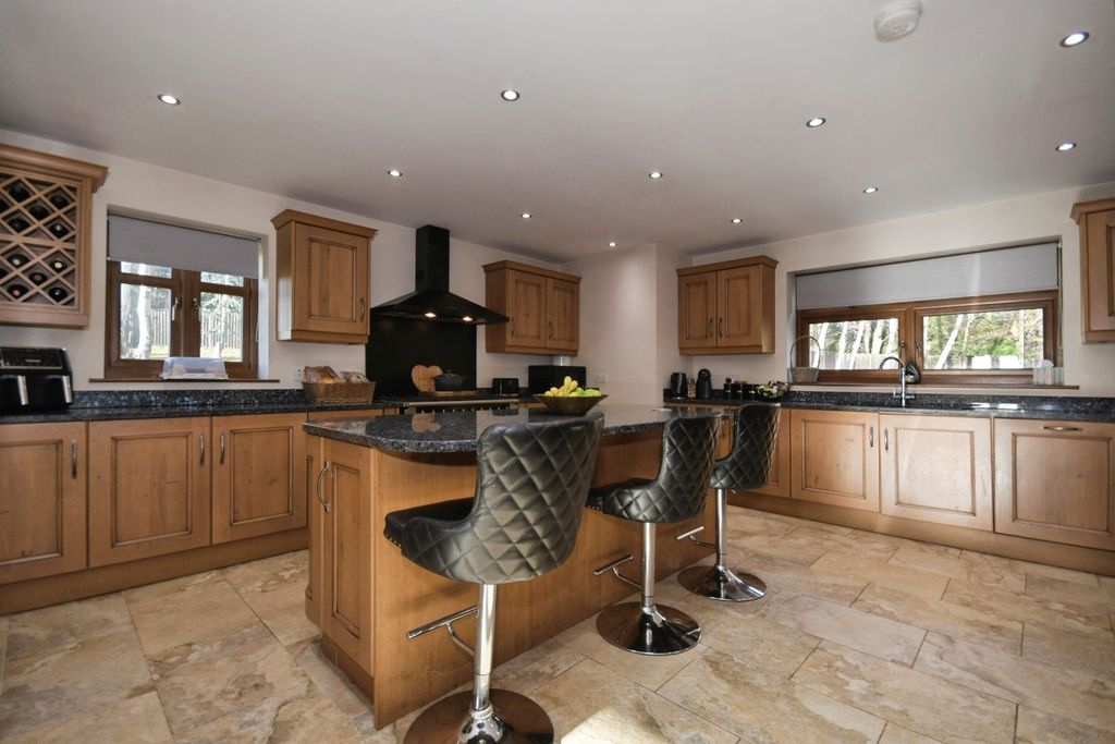 Property photo 3 of 23 Photo