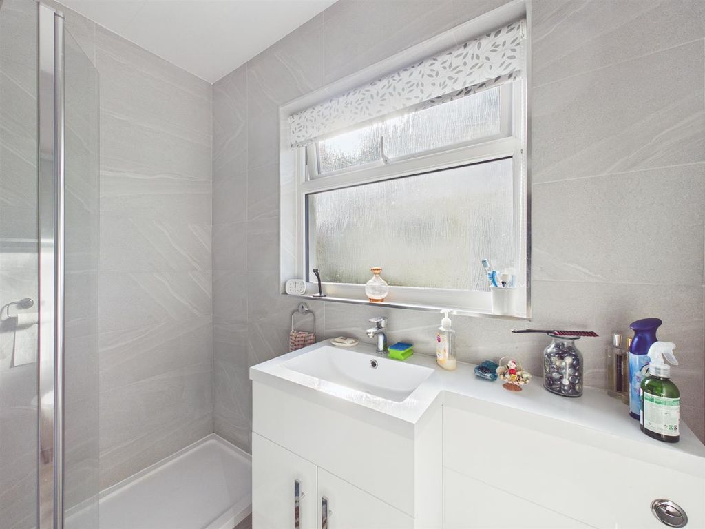 Property photo 3 of 19 Cam04118G0-Pr0034-Still006.Jpg