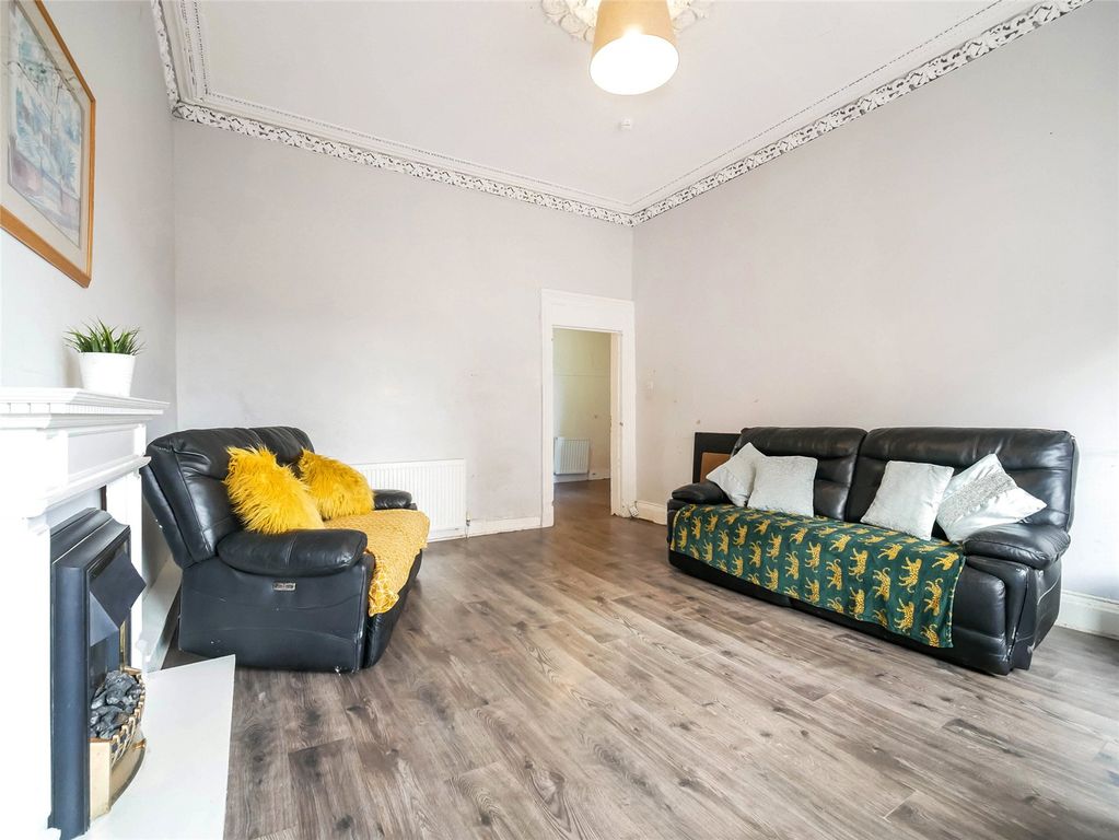 Property photo 3 of 14 Living Room