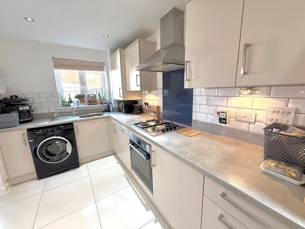 Property photo 2 of 19 2 Wilcox Way Kitchen 1